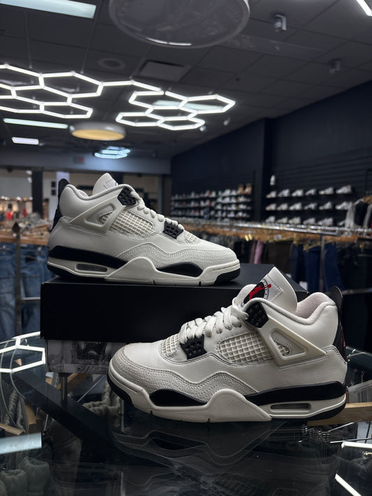 JORDAN 4 FLIGHT CLUB PRE-OWNED