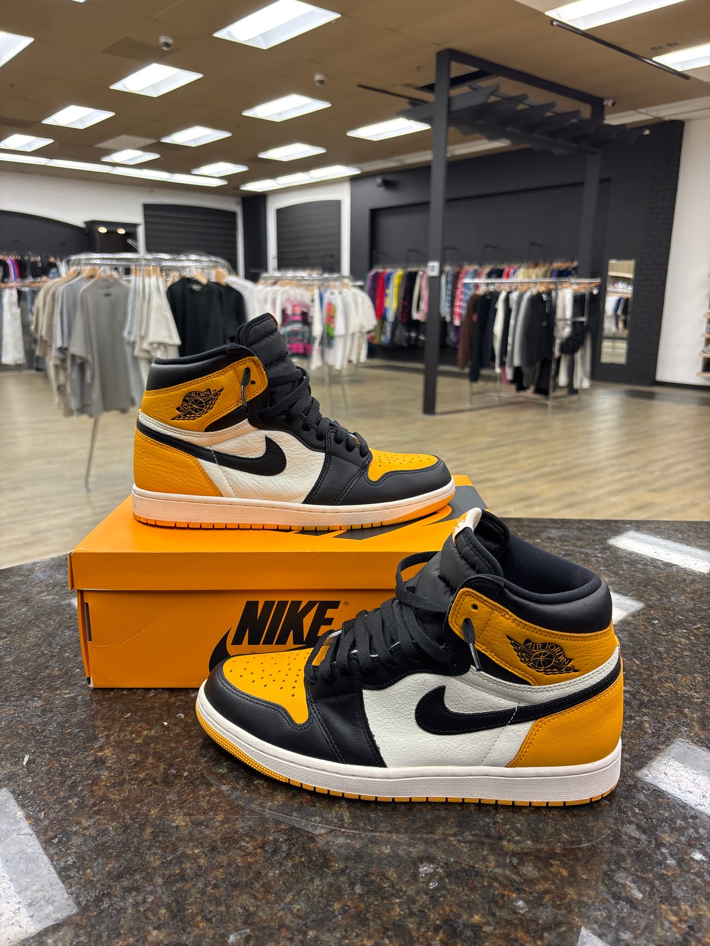 Jordan 1 Retro High OG “TAXI” USED W BOX