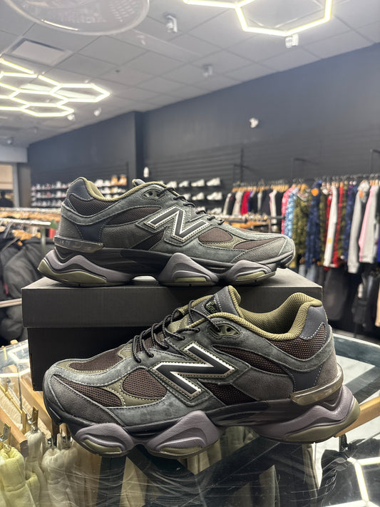 New Balance 9060 Black Top Dark Moss USED W BOX