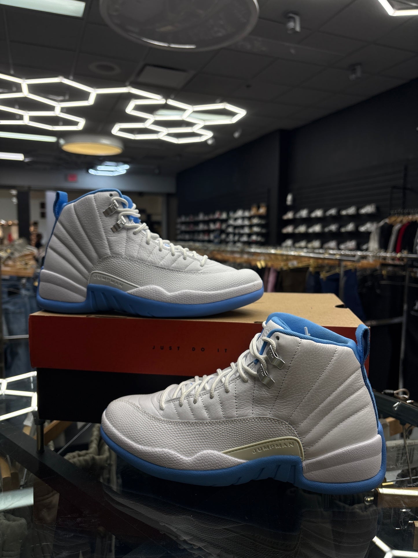 JORDAN 12 MELO PRE-OWNED
