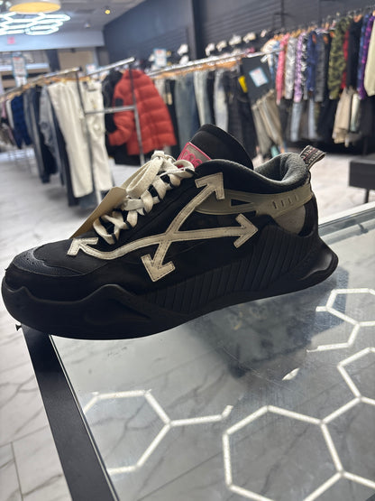 Off White Black -1000 USED