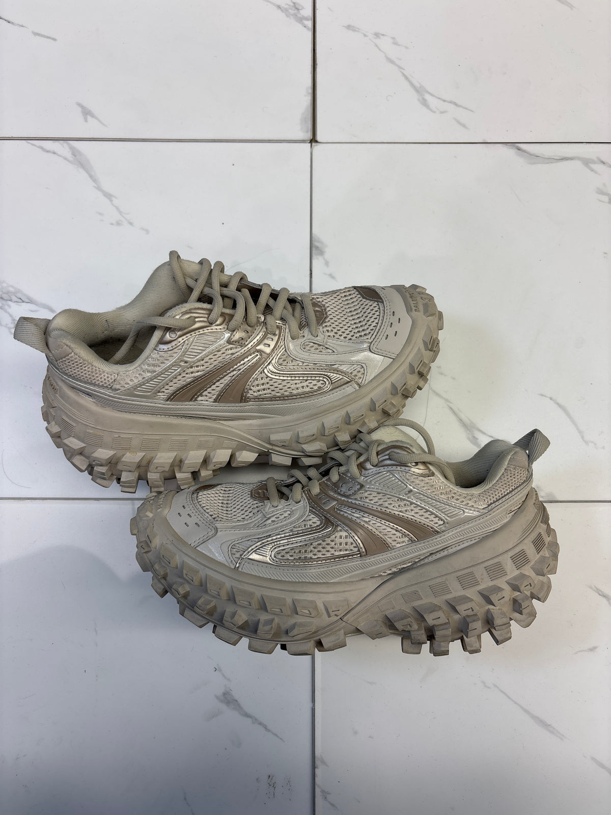 Balenciaga Bounce Defender Cream USED NO BOX