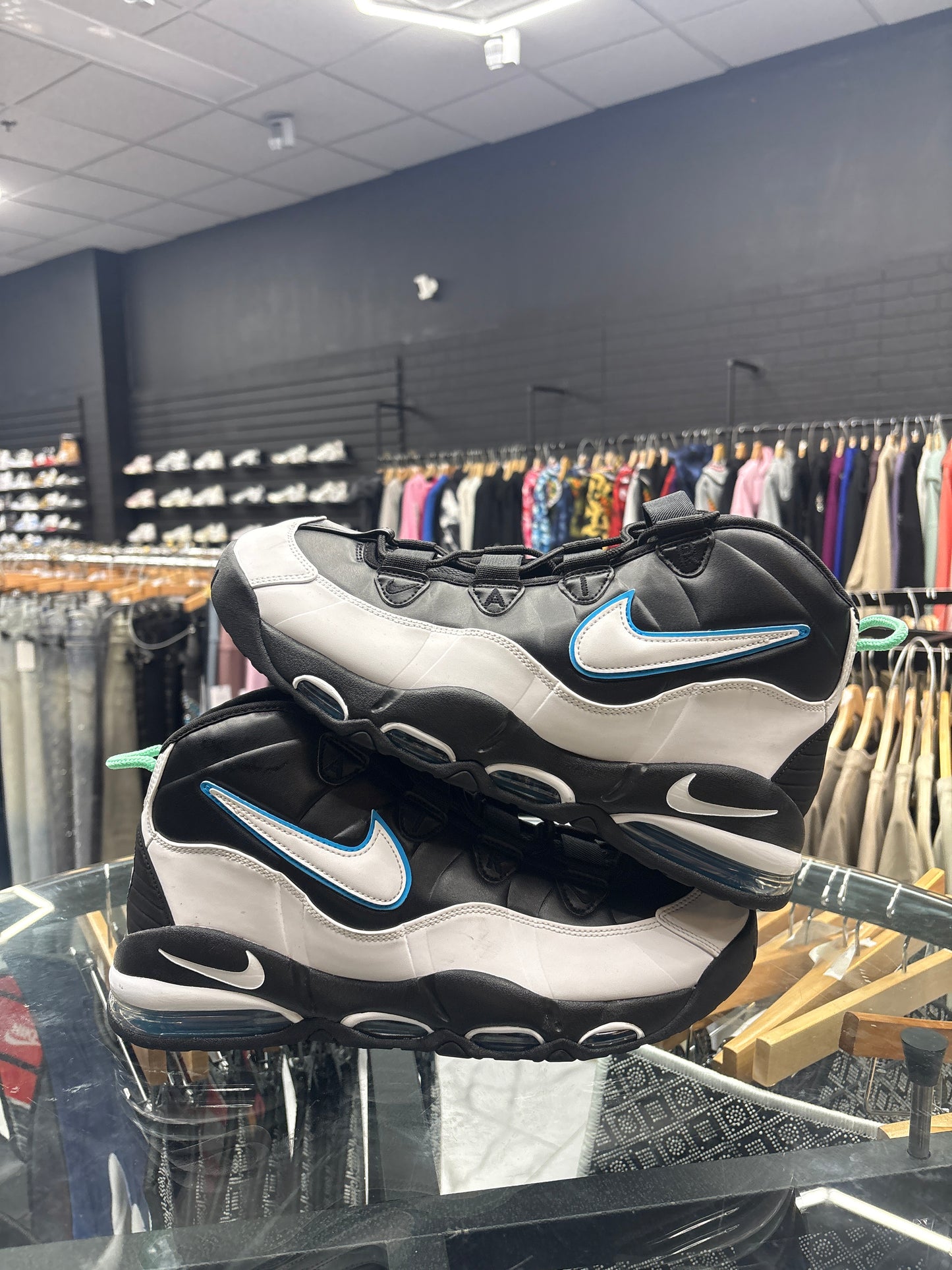 Nike Uptempo NY vs NY USED NO BOX