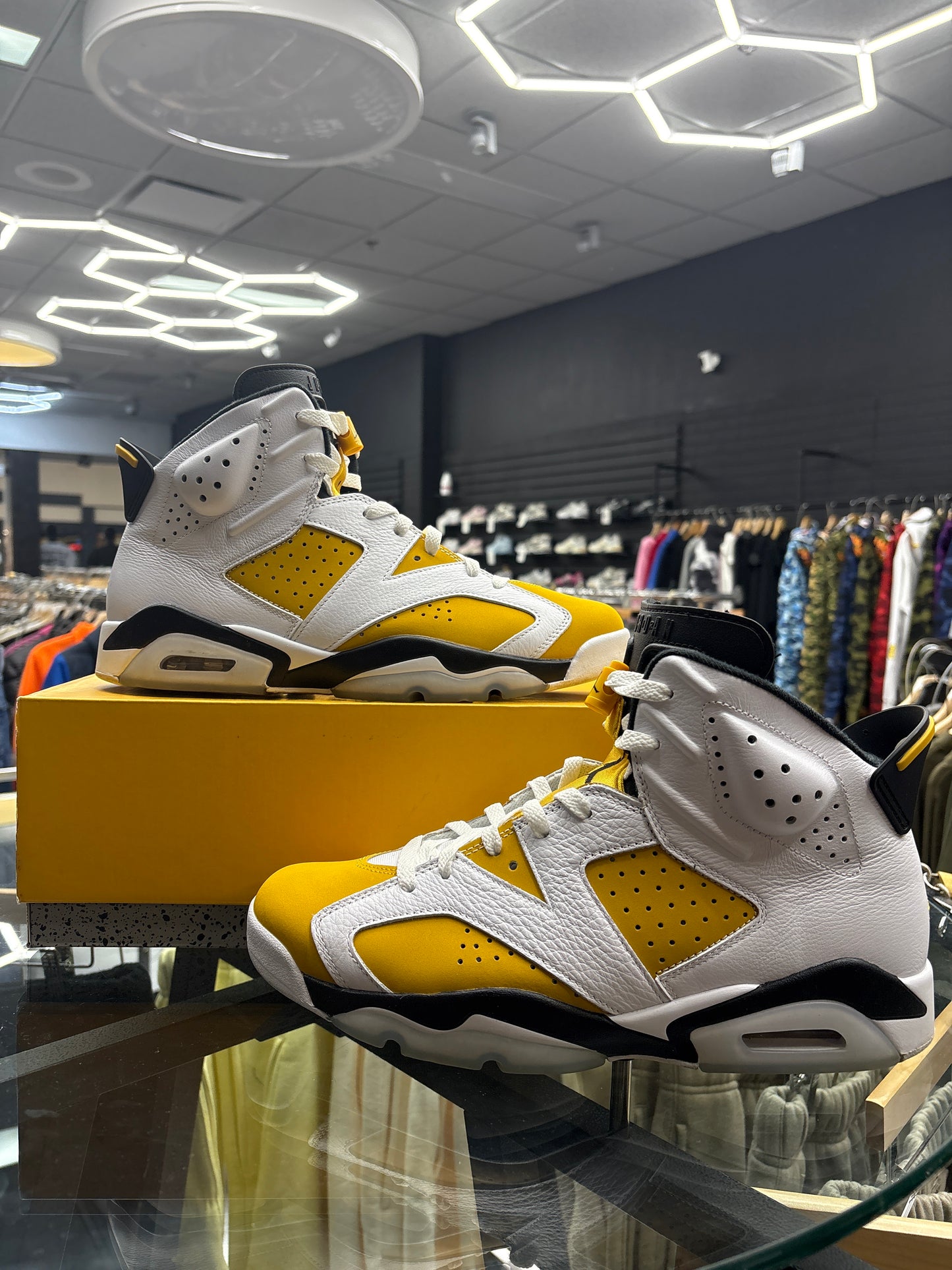 AIR JORDAN 6 YELLOW OCHRE USED
