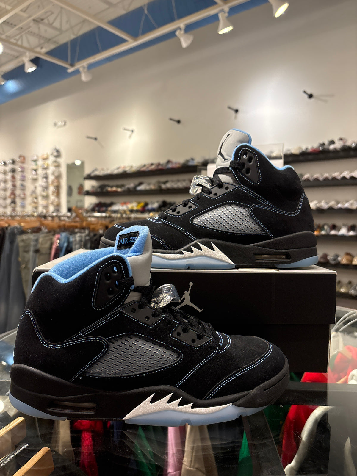 Jordan 5 University Black Carolina USED WITH BOX