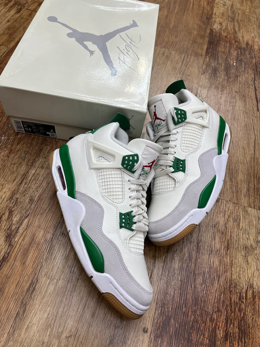 Jordan 4 pine green Used with box
