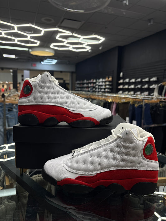 JORDAN 13 CHICAGO PRE-OWNED