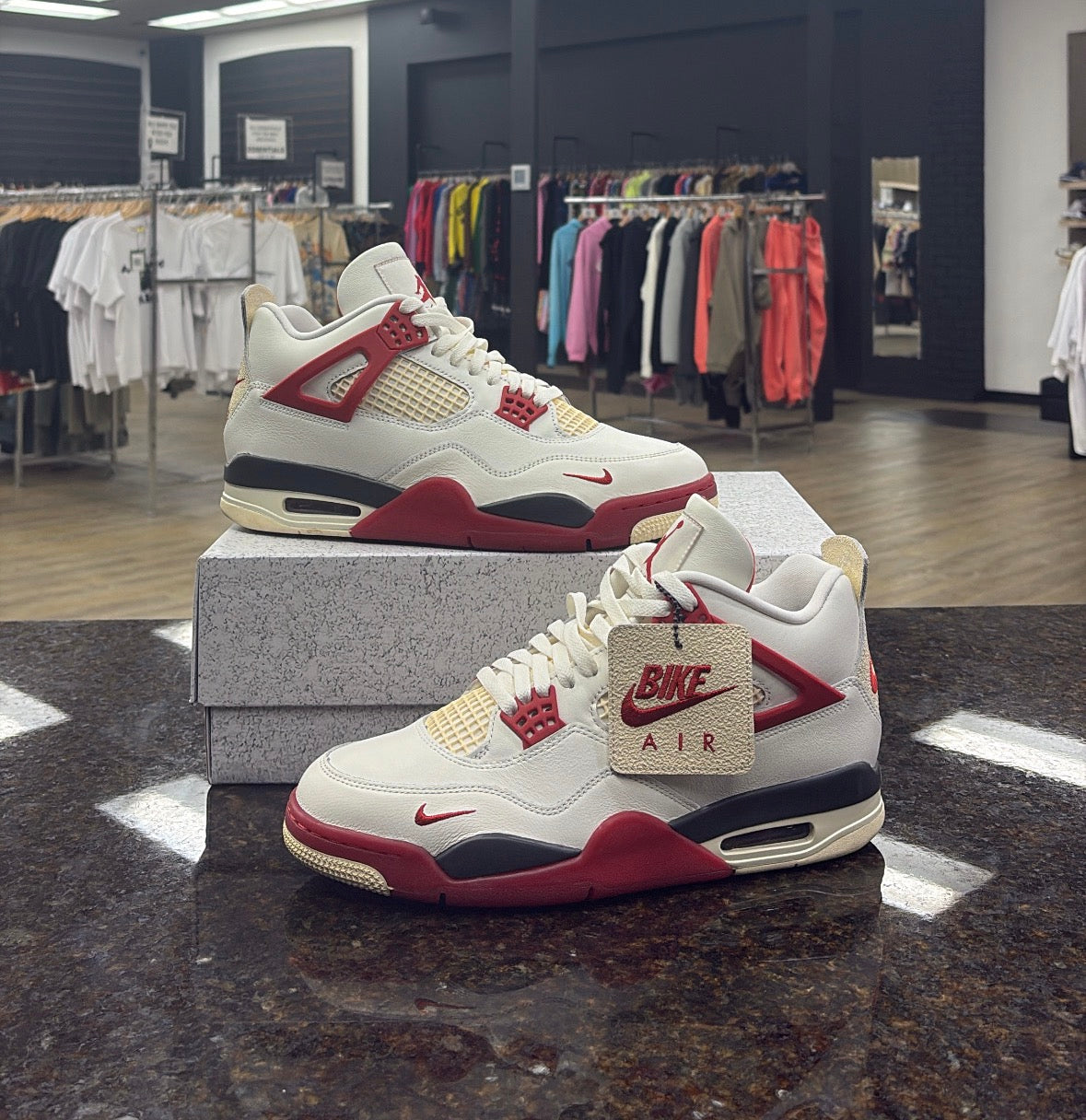 Used but clean Jordan 4 Retro OG With Box
