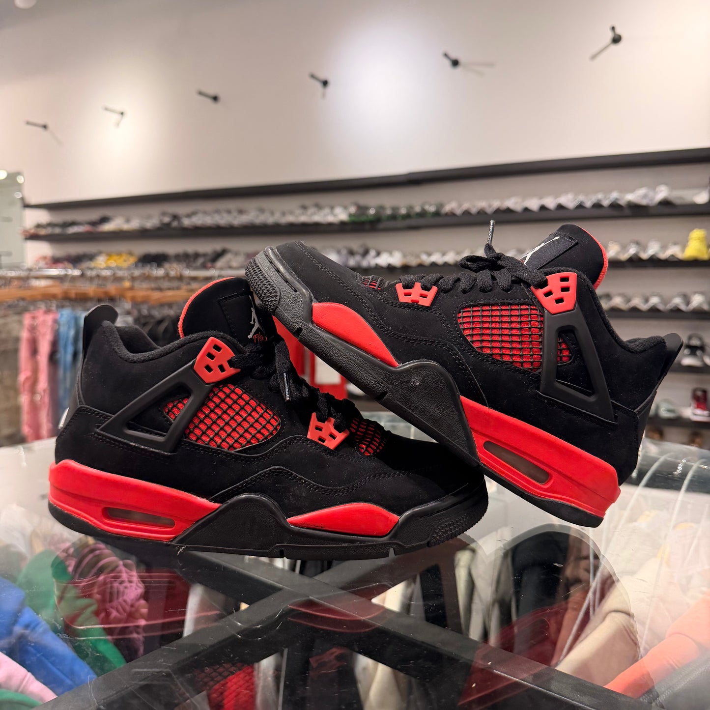 USED Jordan 4 Red Thunder No box