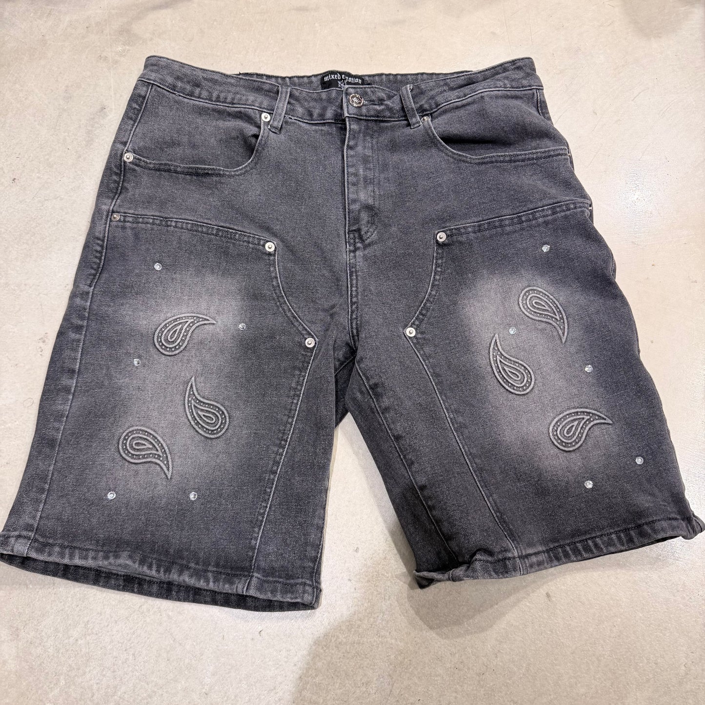 Mixed Emotions Paisley Grey PreOwned Jorts