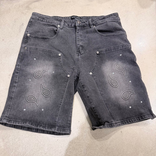 Mixed Emotions Paisley Grey PreOwned Jorts