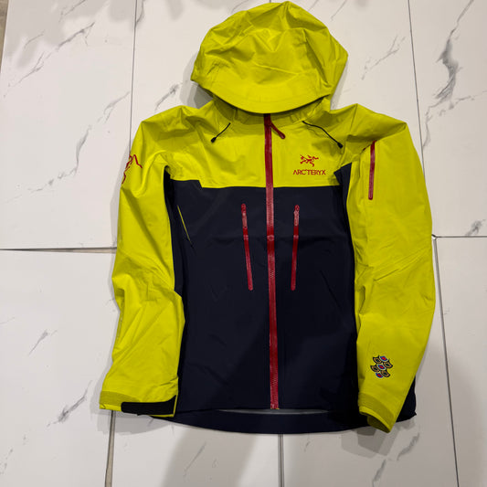 Arc’terx Yellow/Navy WindBreaker Preowned
