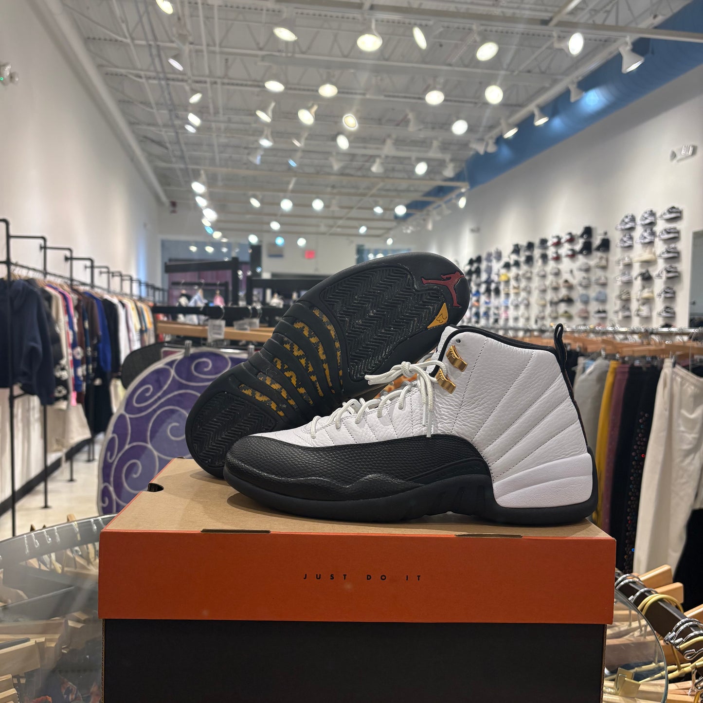 Jordan 12 Taxi USED W BOX
