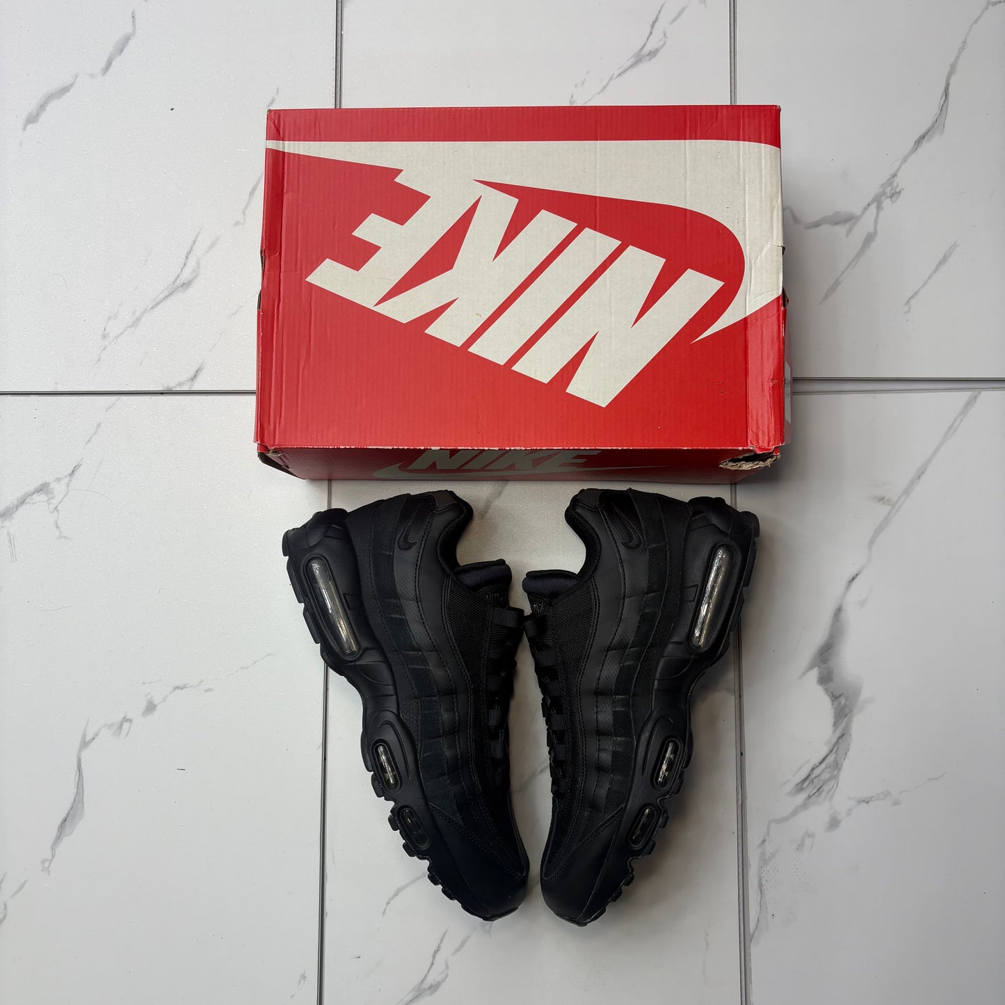 Air max 95 triple black USED WITH BOX