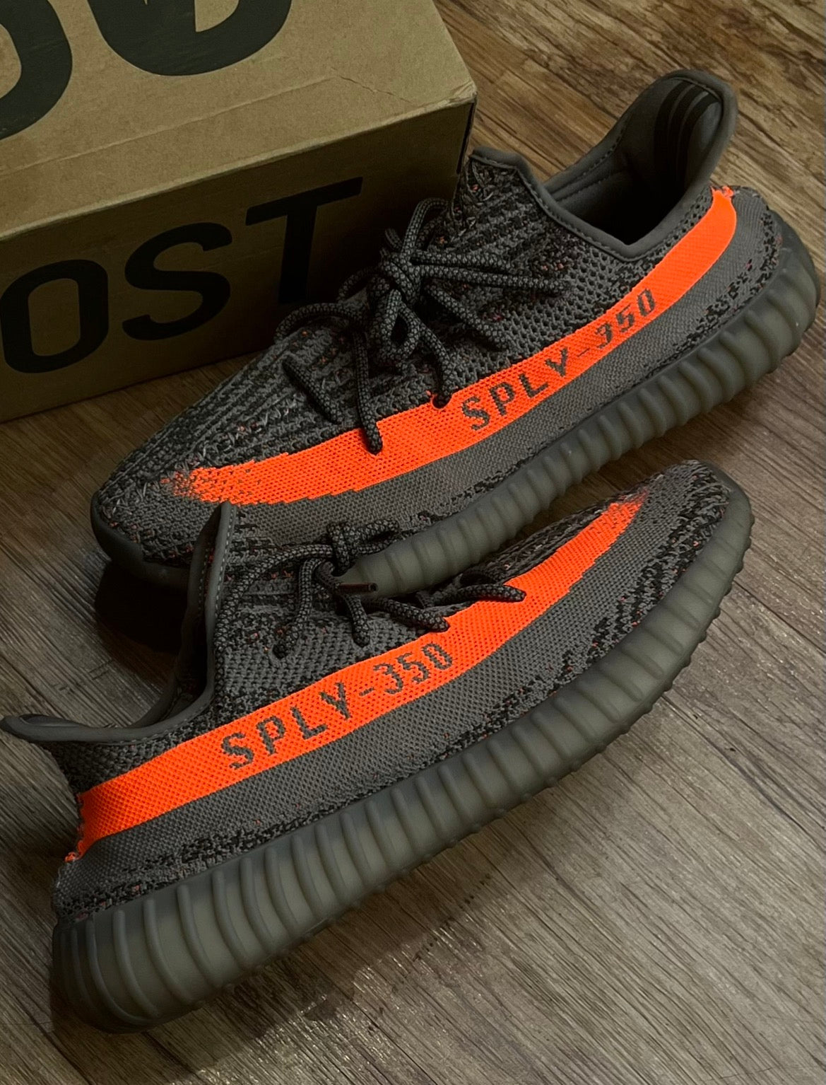 Yeezy 350 beluga PRE OWNED WITH BOX