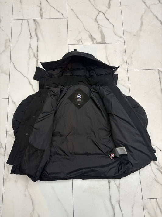 Canada Goose ‘Wyndham’ W Black Badge PRE-OWNED