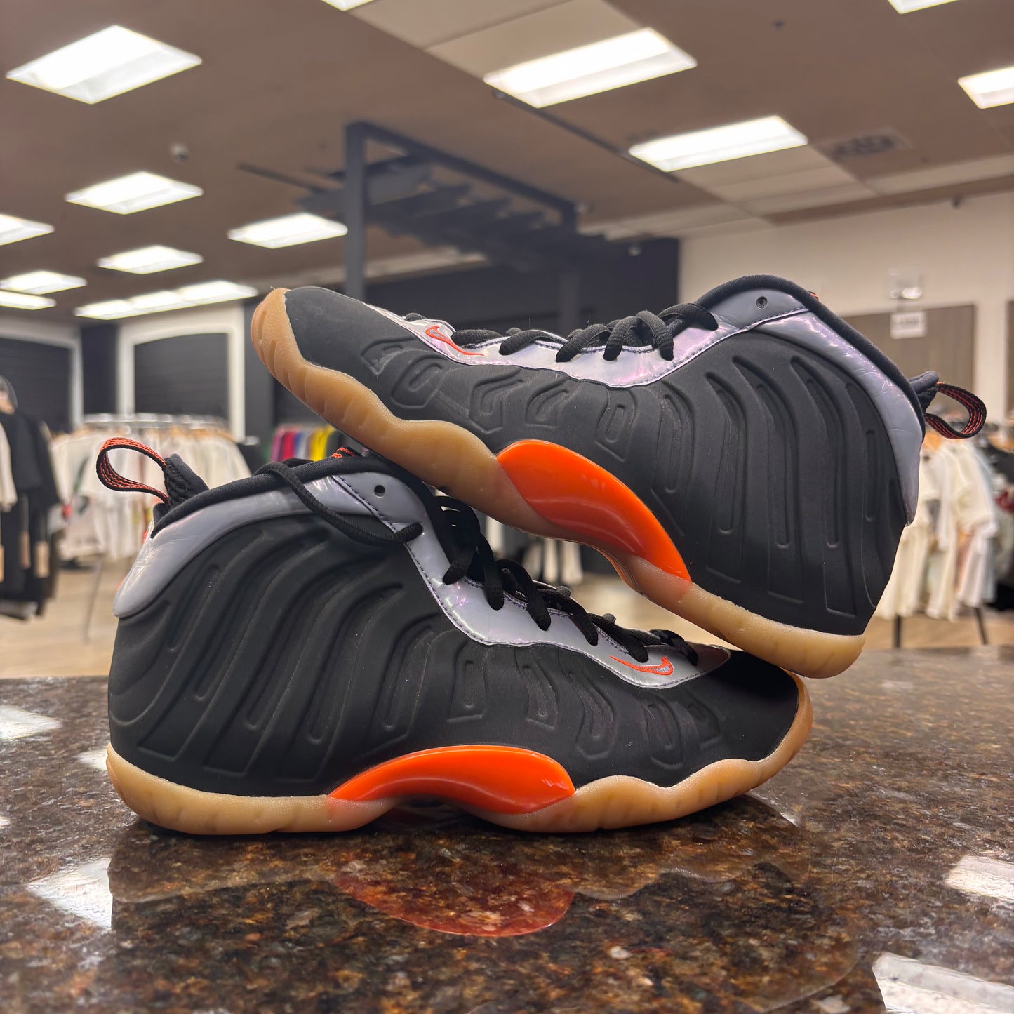 The Nike Little Posite One "Twilight Pulse" preowned no box