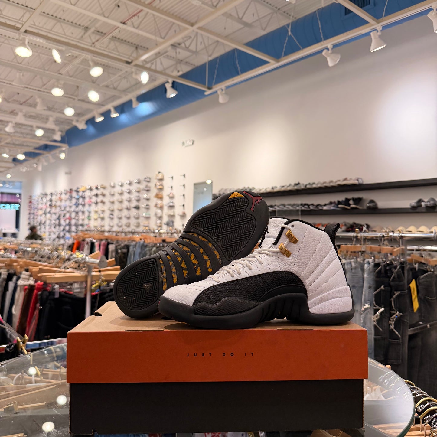 Jordan 12 Taxi USED W BOX