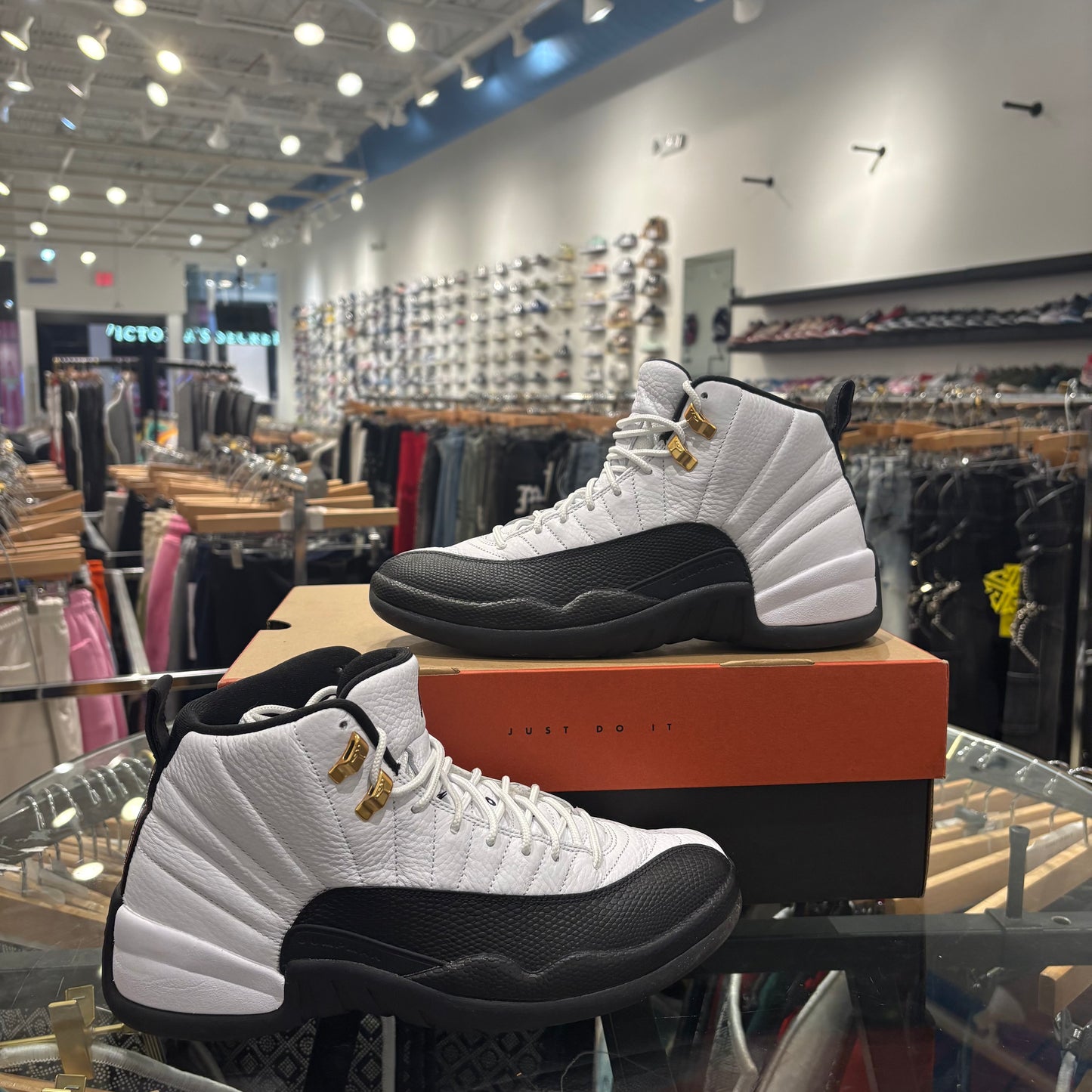 Jordan 12 Taxi USED W BOX