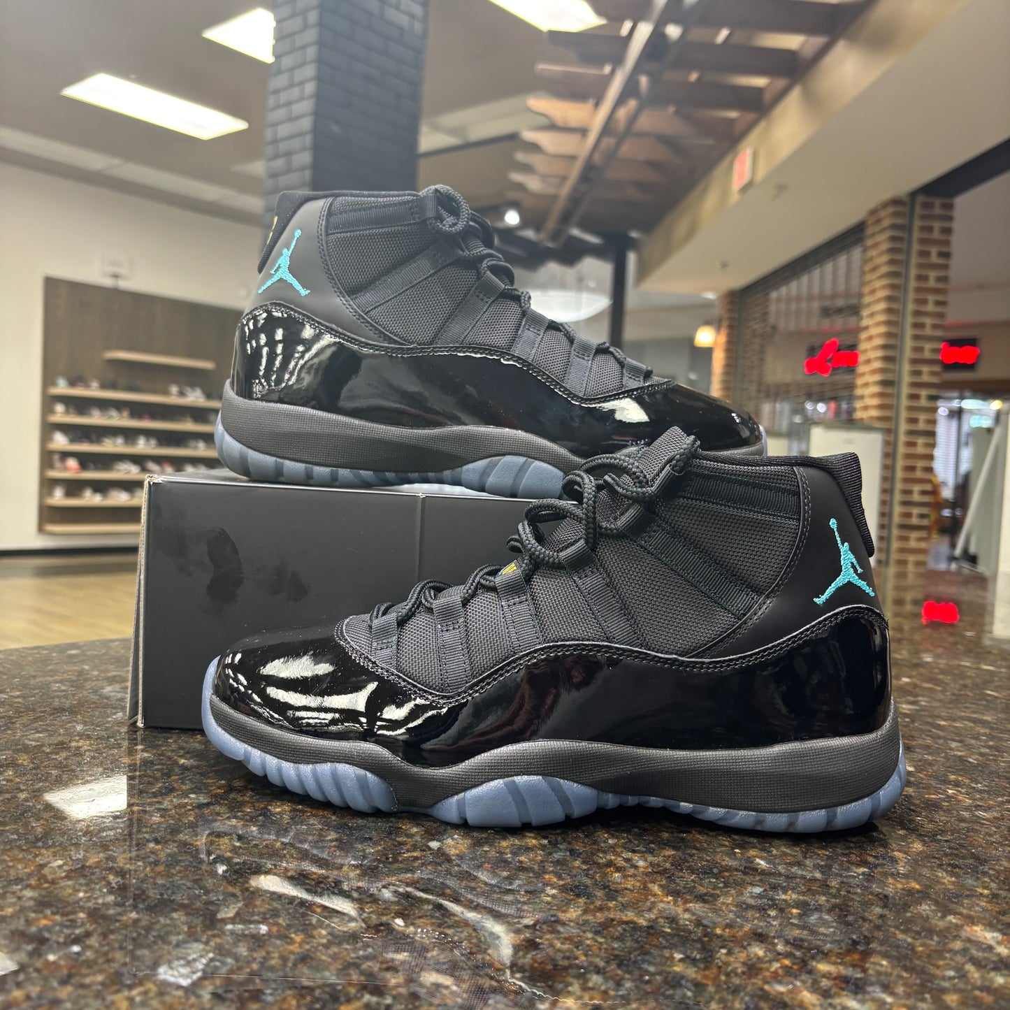 Jordan 11 Gamma Used VNDS