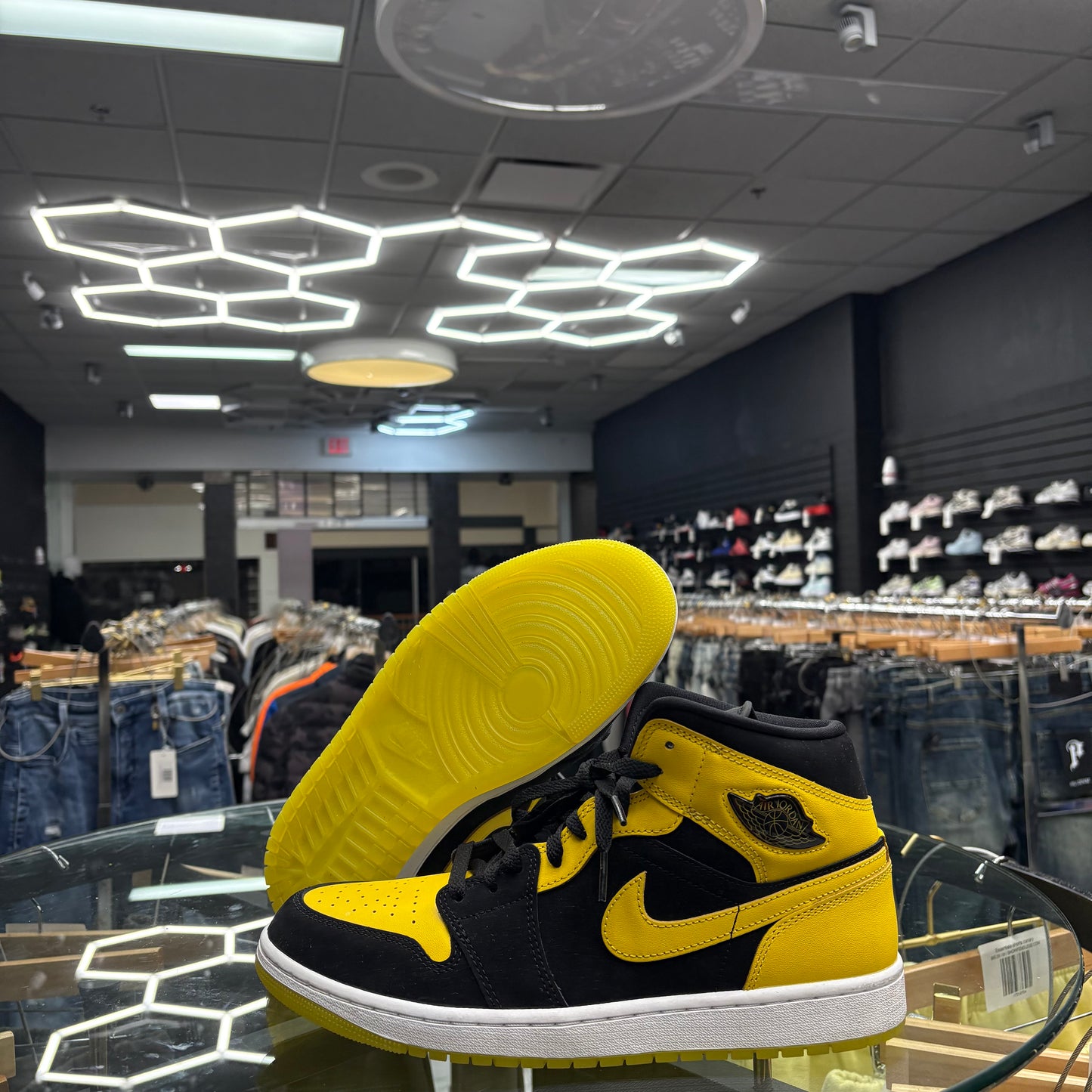 Jordan 1 ‘New Love’ USED NO BOX