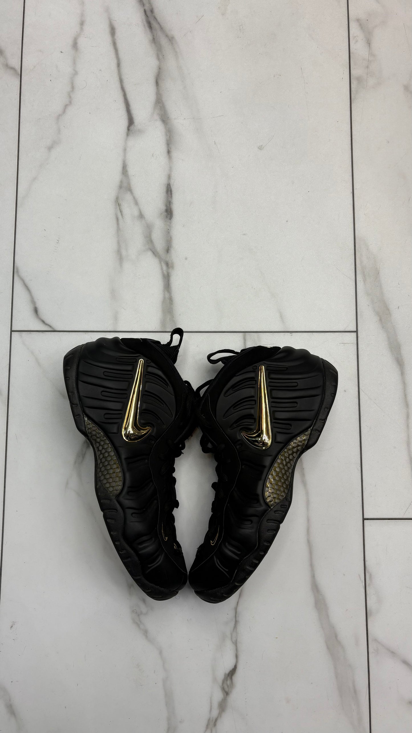 Foamposite black metallic gold USED NO BOX