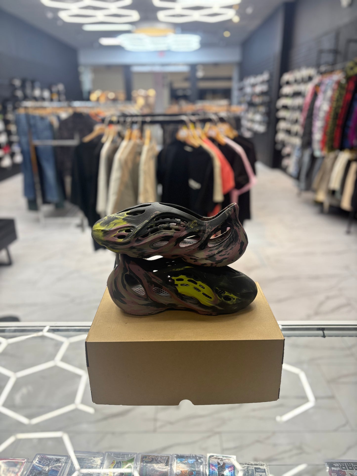 Yeezy Foam Runner ‘MX Carbon’ USED W BOX