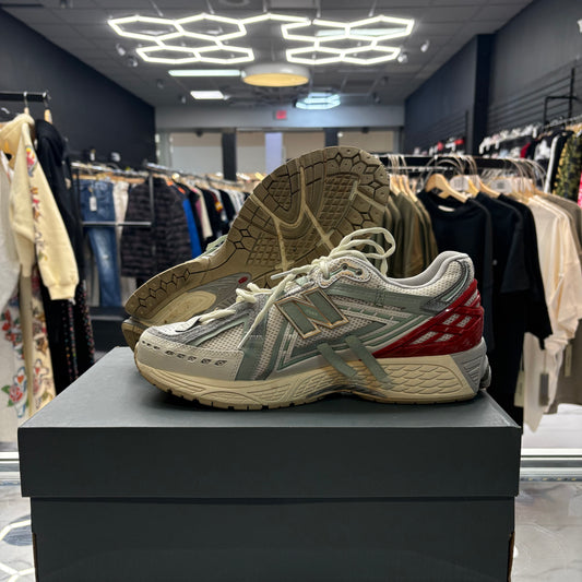New Balance ‘1906A’ USED W BOX