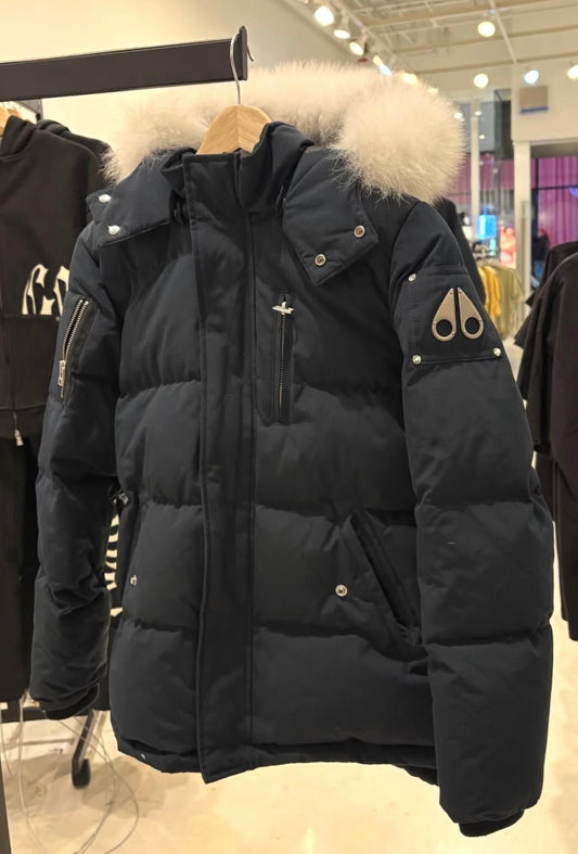 Moose Knucle Navy Coat Pre-Owned Strong Odor