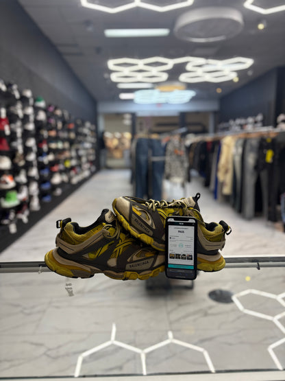Balenciaga ‘Tracks Yellow’ USED NO BOX