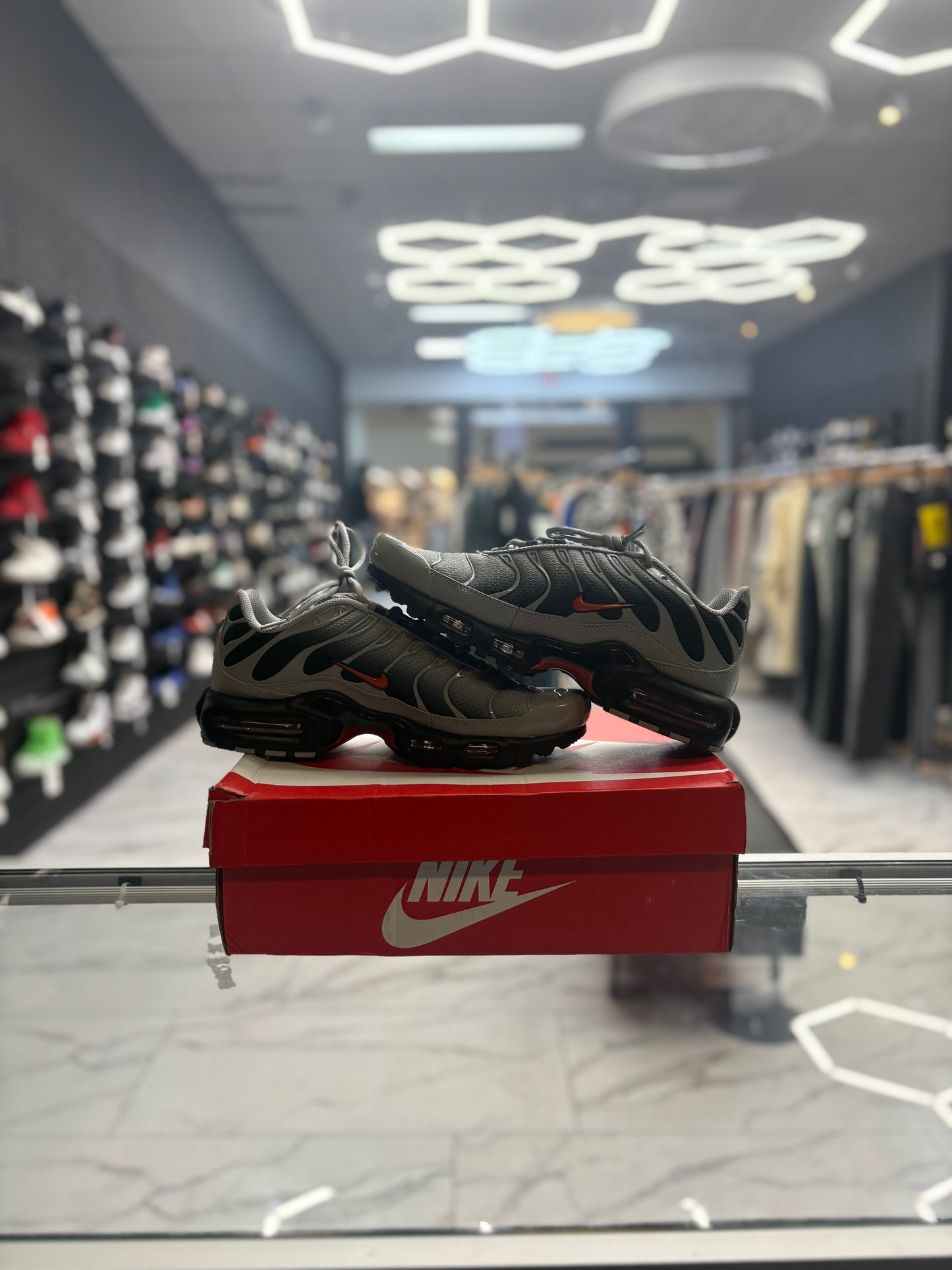Nike Air Max ‘Wolf Grey’ USED W BOX
