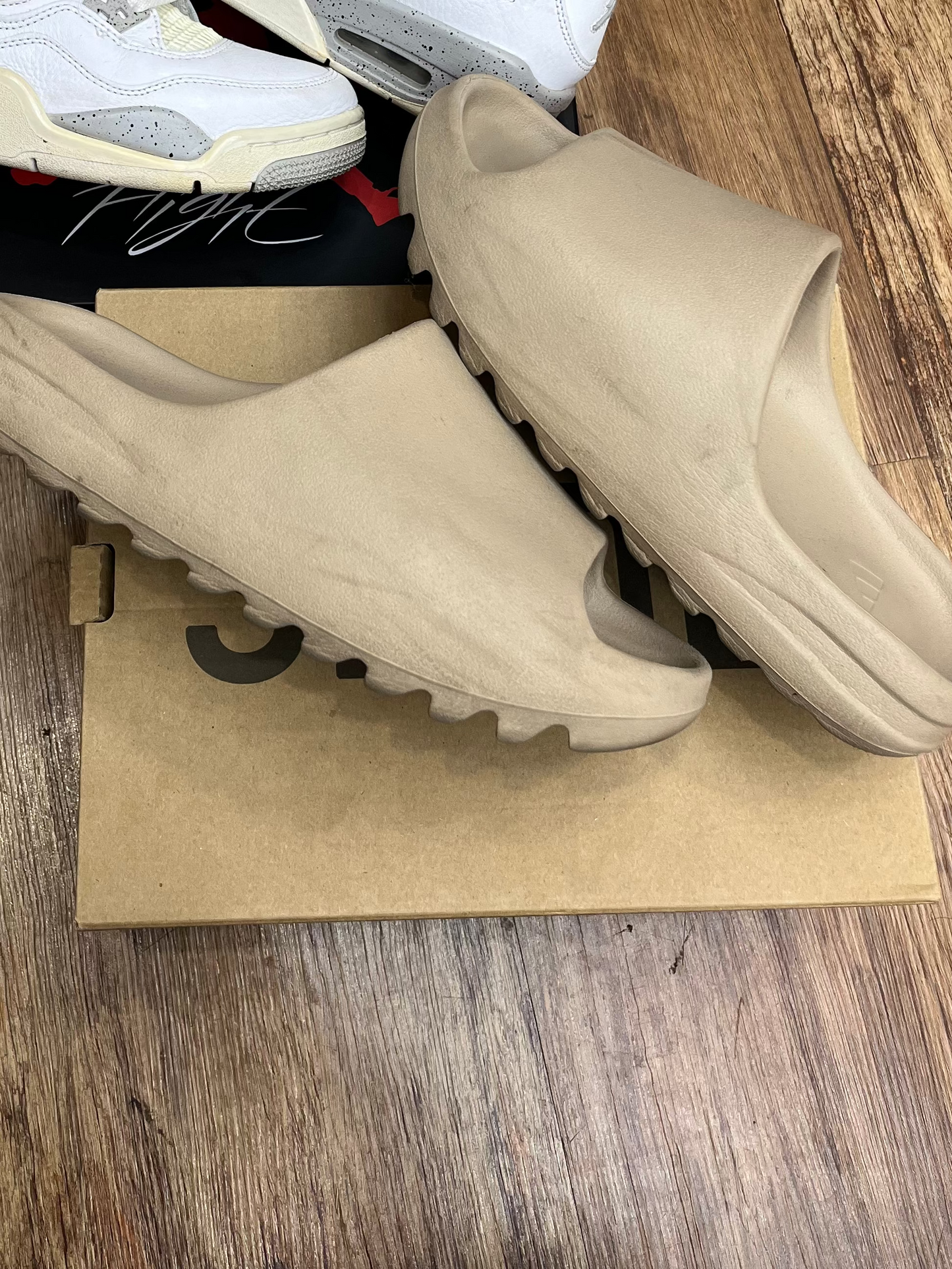 Used pure Yeezy slide