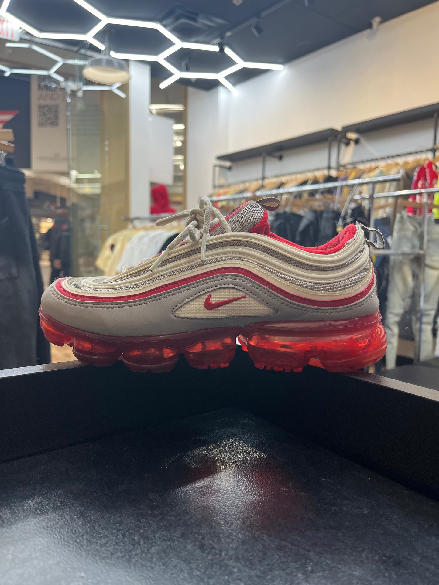 Air Max “Red Chile” Used No Box