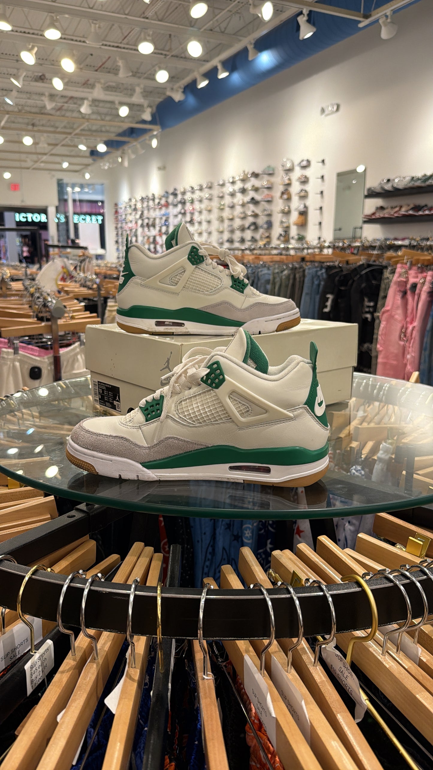 Jordan 4 Retro SB Pine Green USED W BOX