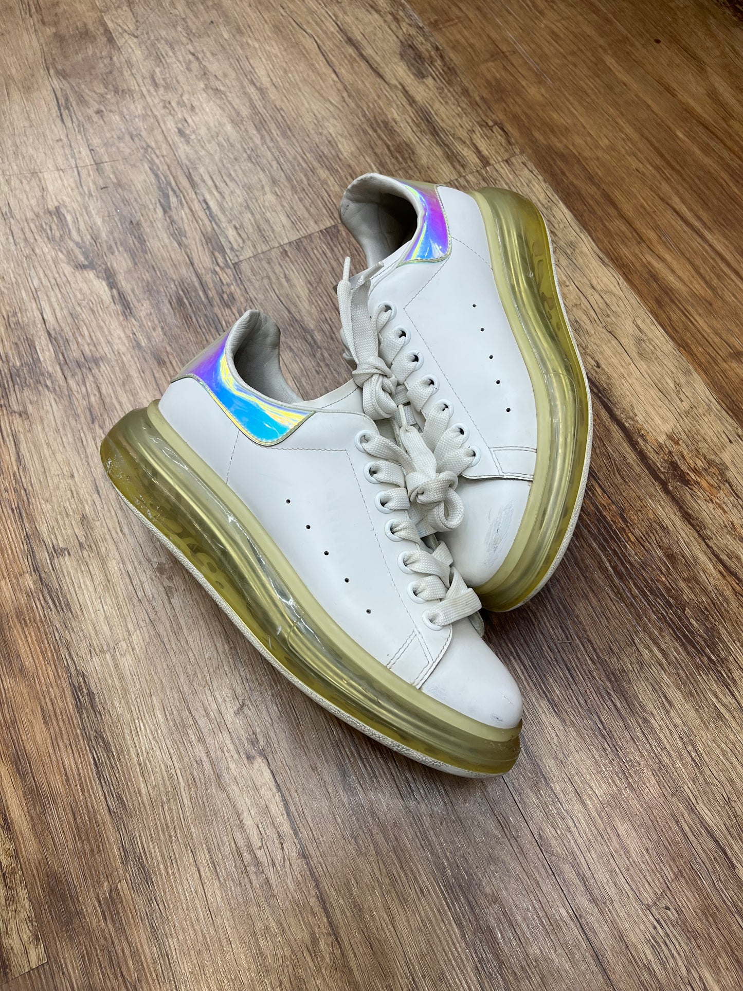 Alexander McQueens pre-owned