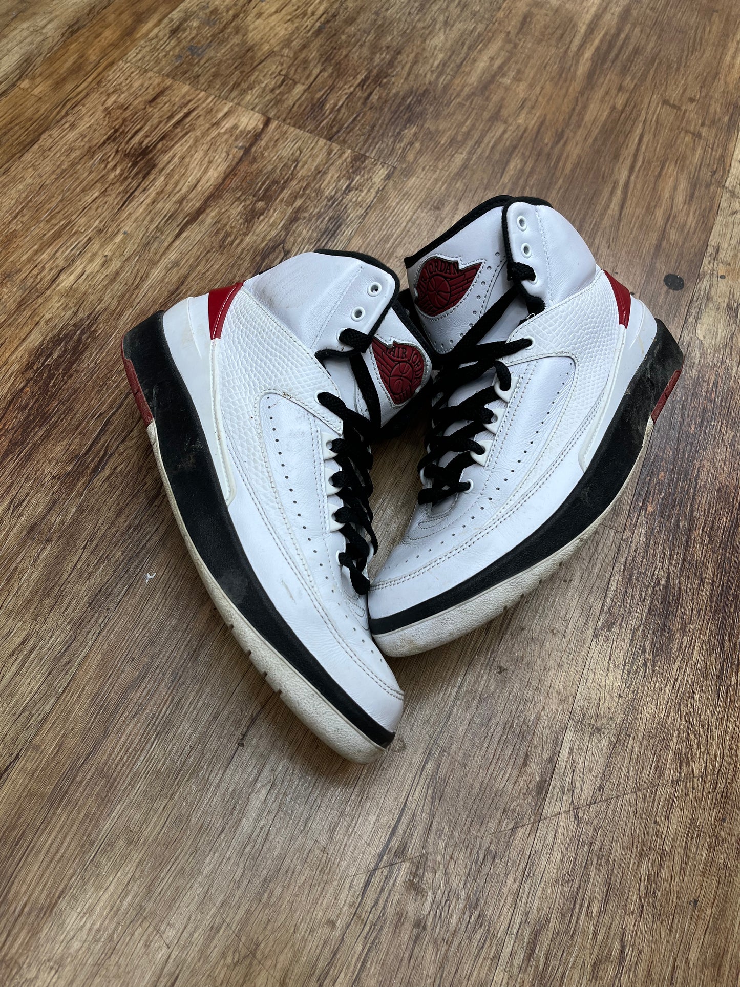 Jordan 2 Chicago pre-owned