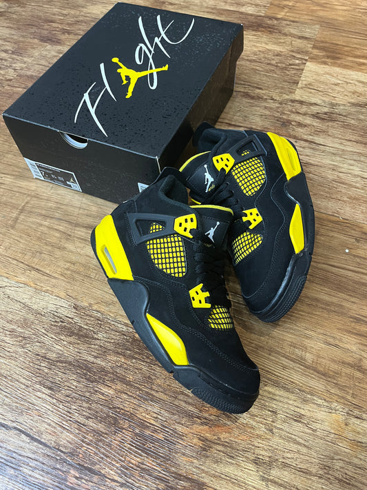 Jordan 4 thunder pre-owned