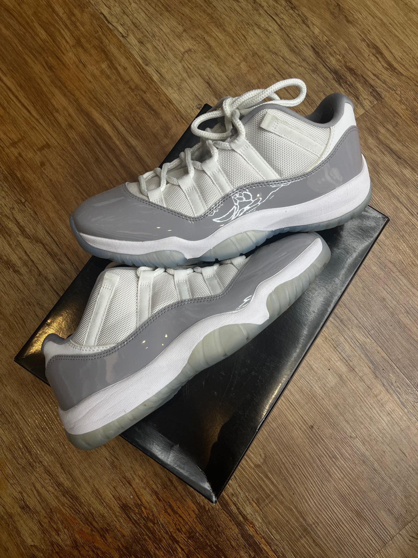 Jordan 11 low cement grey PRE OWNED WITH BOX