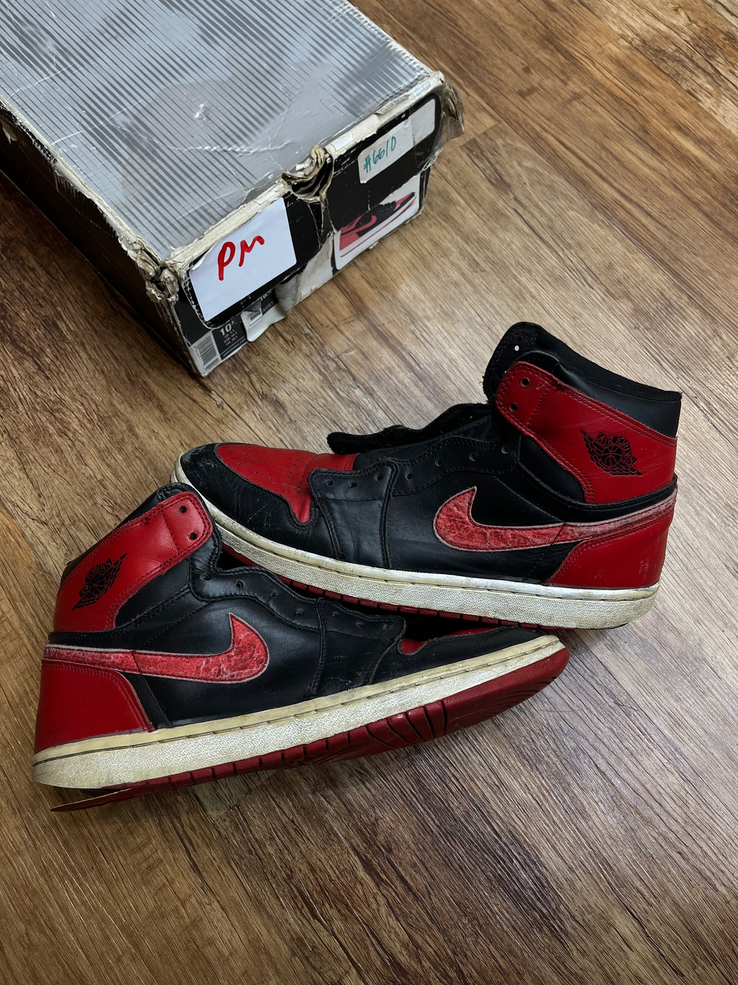 Jordan 1 bred (2001) pre-owned