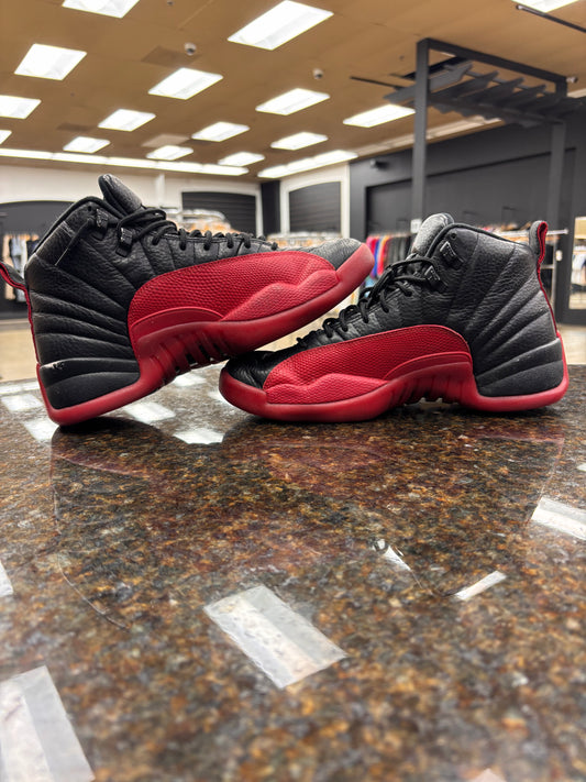 Used Jordan 12 flu games no box