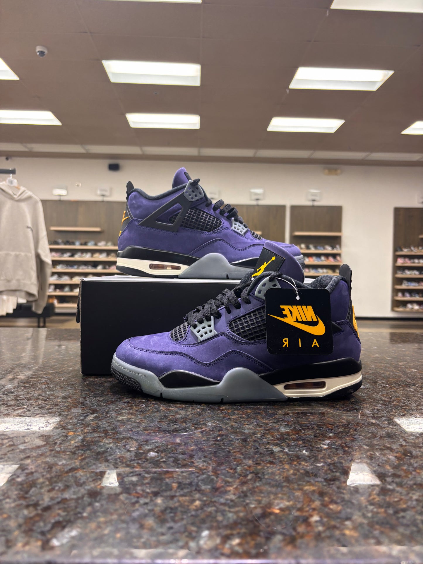 Jordan 4 laker Used with box