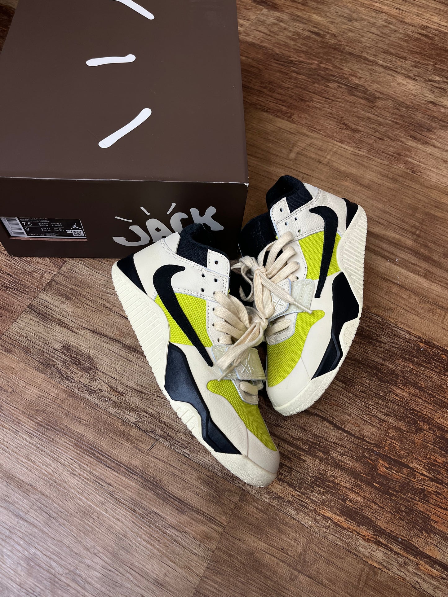Travis Jumpman jack bright cactus pre-owned with box