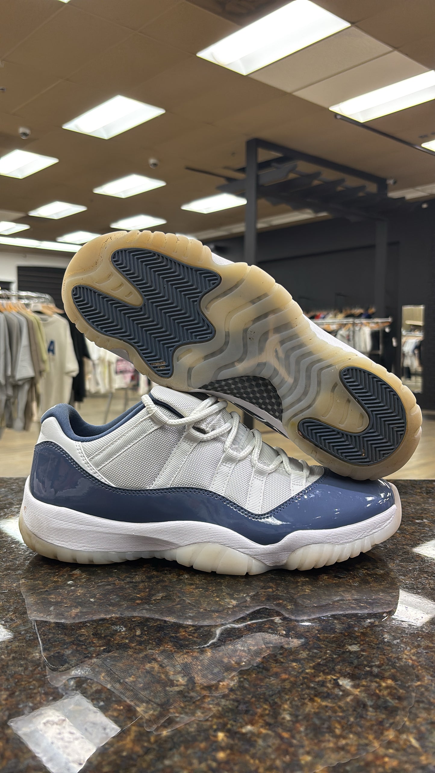 Jordan 11 ‘Diffused Blue’ USED NO BOX NO INSOLE
