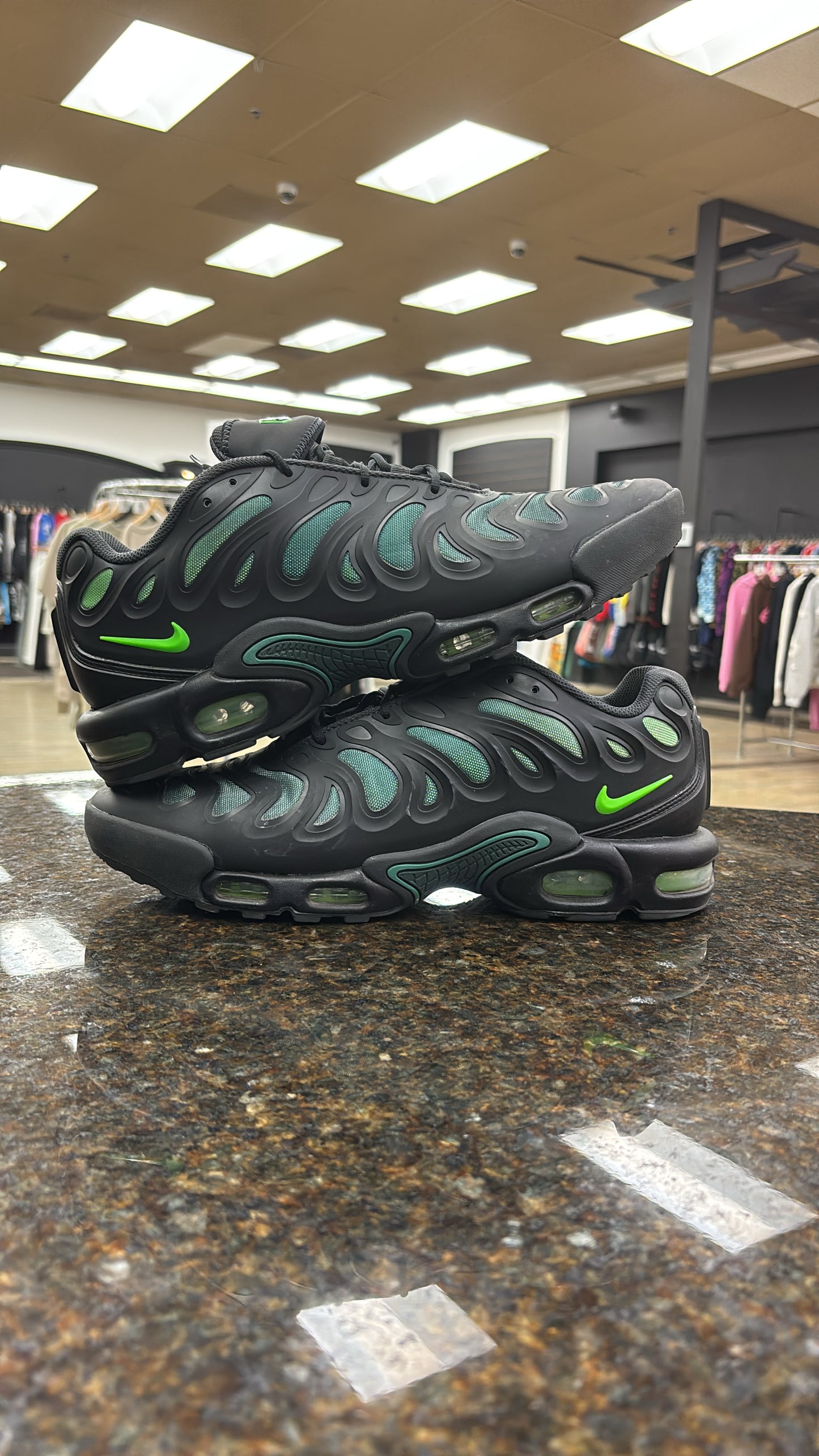 Nike air Max plus Drift Black Volt used no box