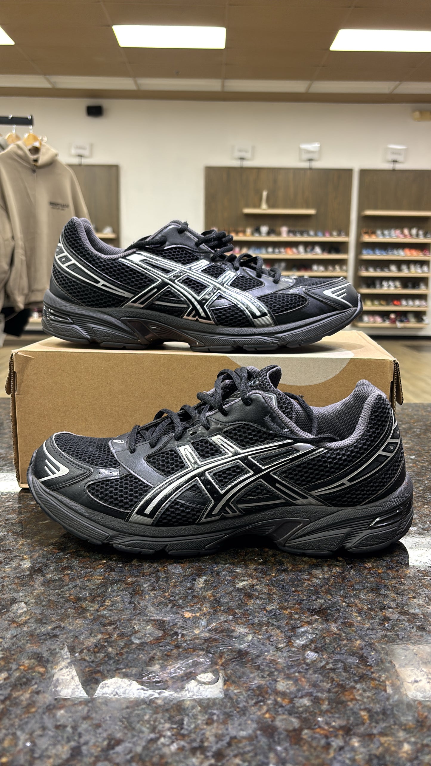 ASIC gel 1130 black pure sliver used with box