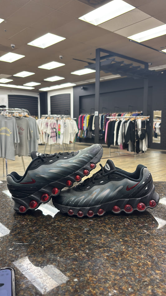 Nike Air Max Dn8 ‘Gym Red’ USED NO BOX