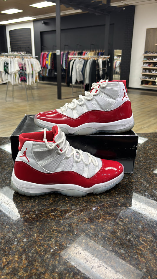 Jordan 11 Cherry pre-Owned with box