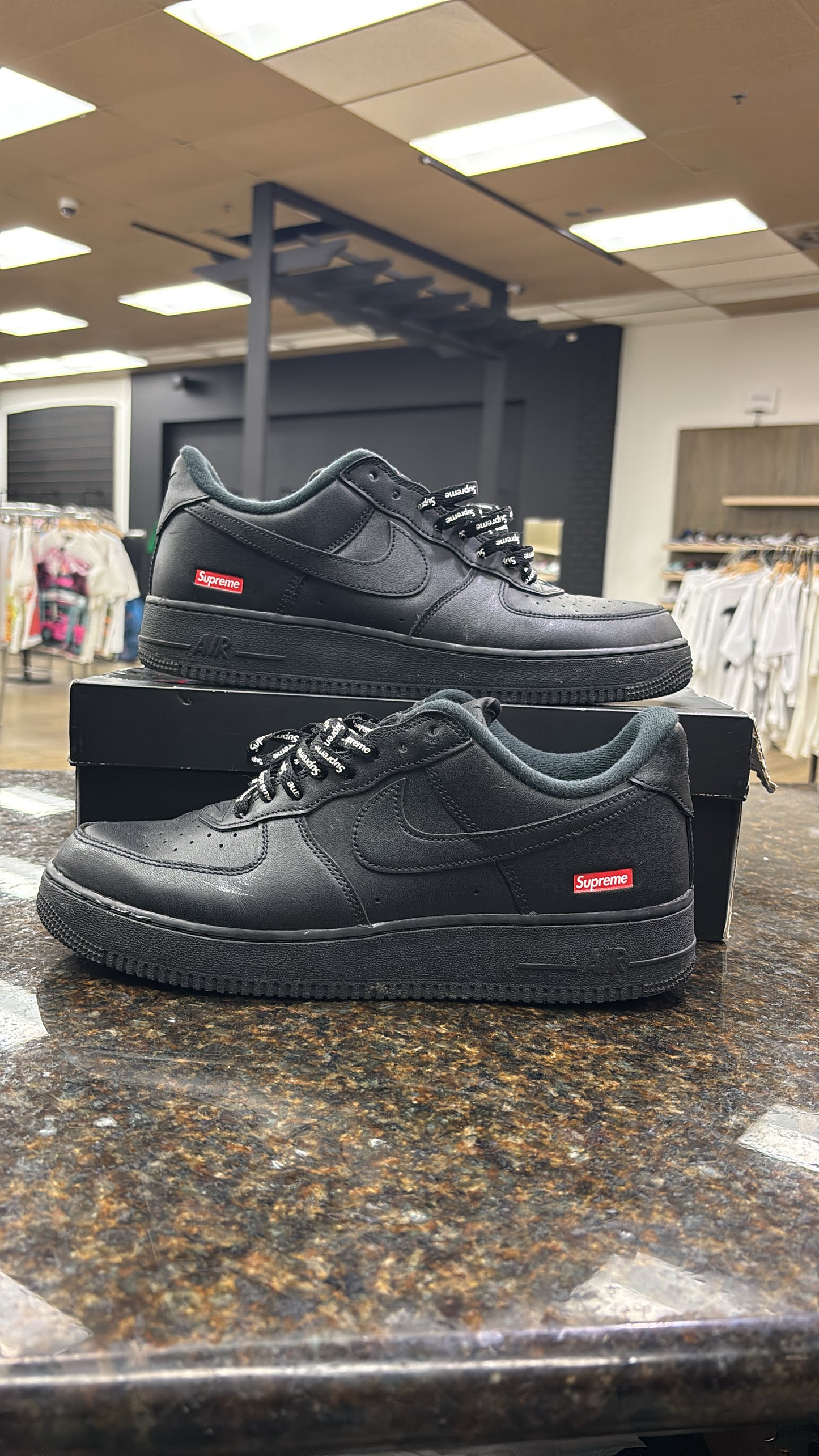 Nike x Supreme AF1 black Preowned with box