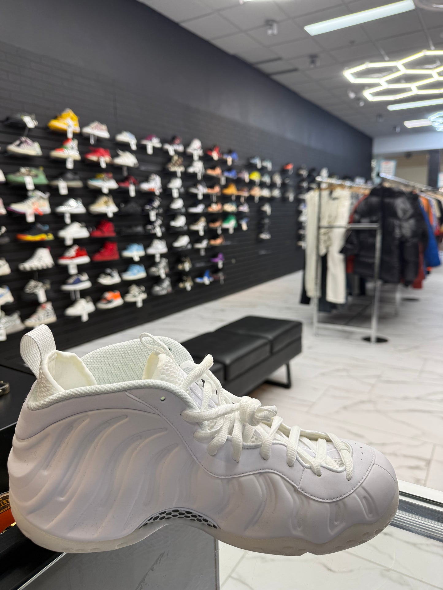 Nike Air Foamposite One Triple White USED
