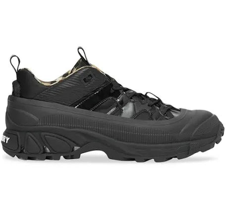 black Burberry Arthur sneaker USED